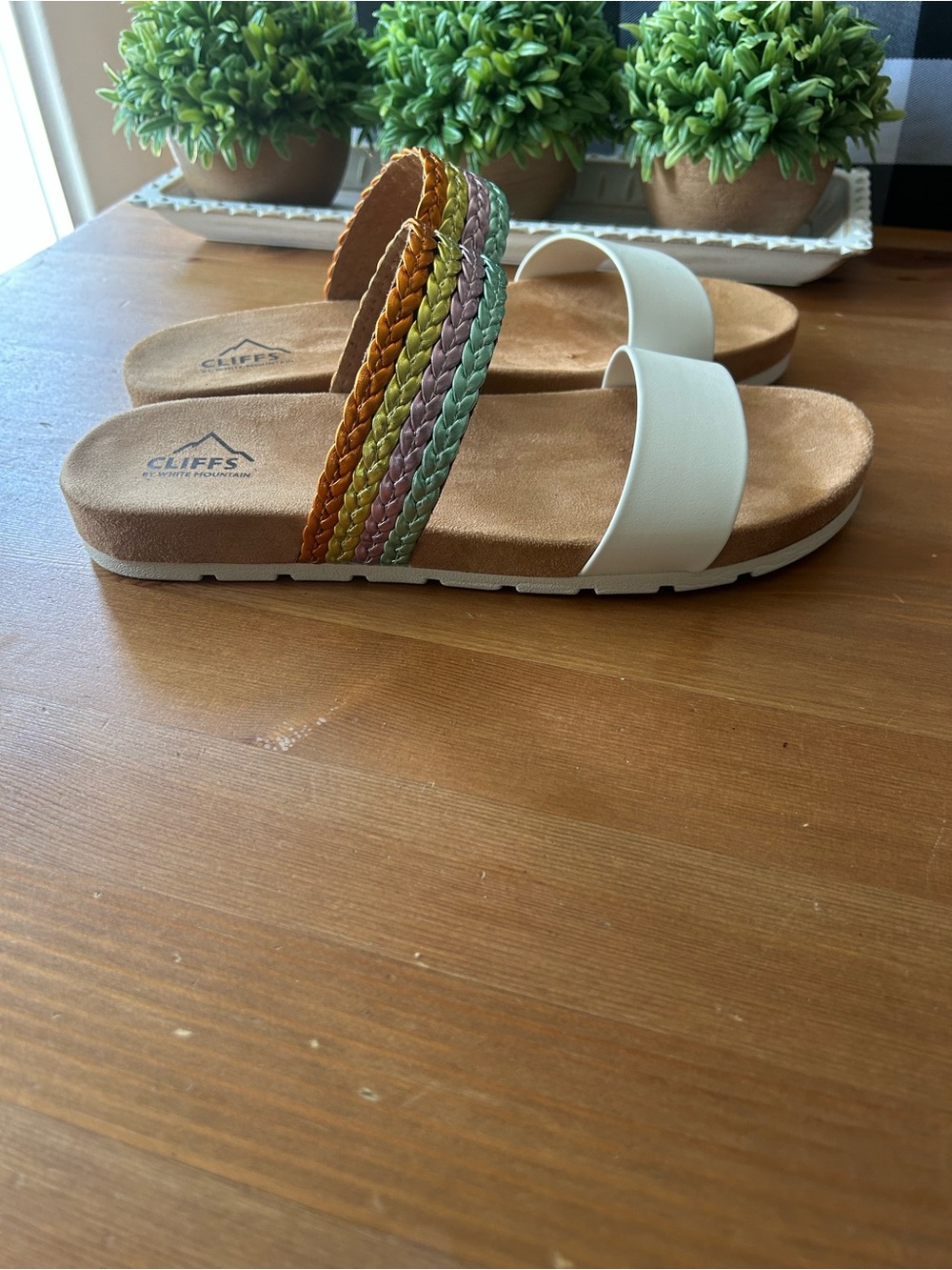 CLIFFS BY WHITE MOUNTAIN Size 8 1/2
